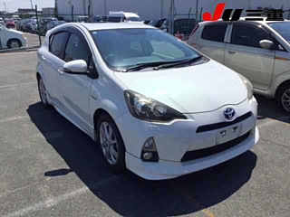 TOYOTA AQUA 2013