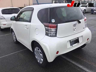 TOYOTA IQ 2009
