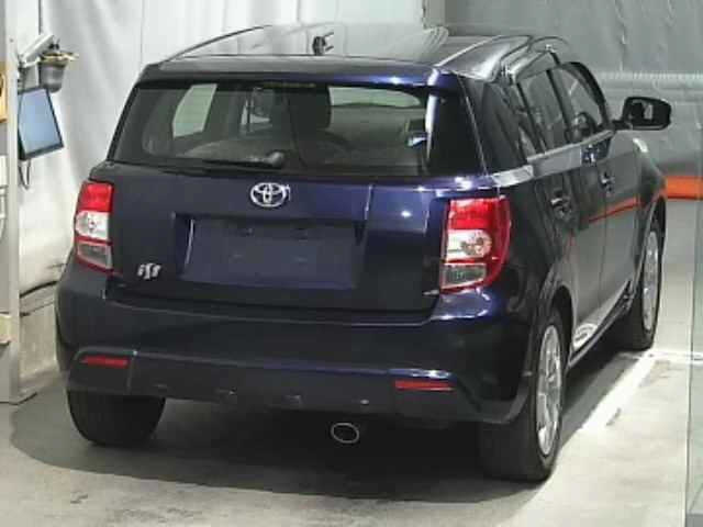 TOYOTA IST 2011