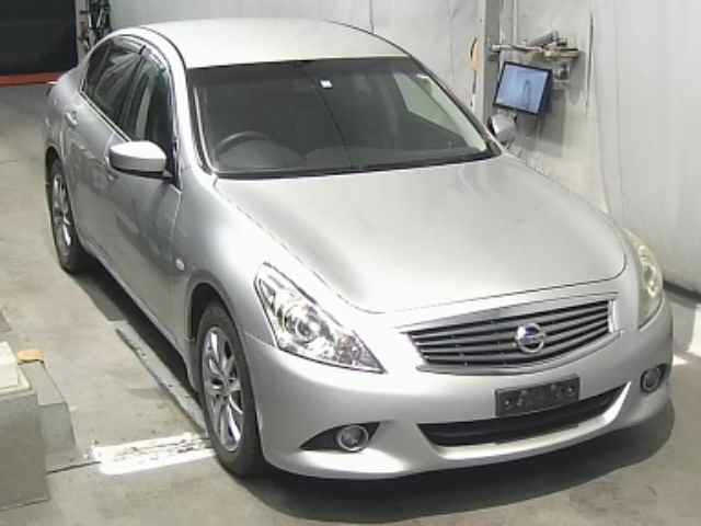 NISSAN SKYLINE 2010