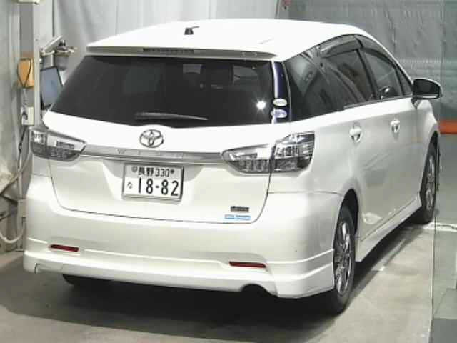 TOYOTA WISH 2014