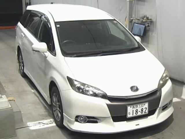 TOYOTA WISH 2014