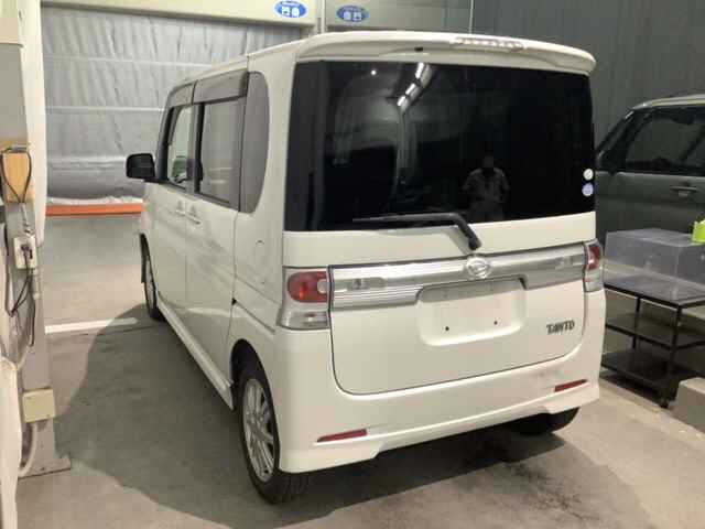 DAIHATSU TANTO 2010