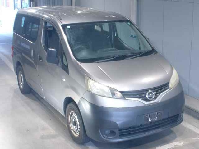 NISSAN NV200 2013