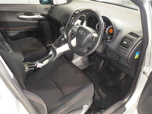 TOYOTA AURIS 2010