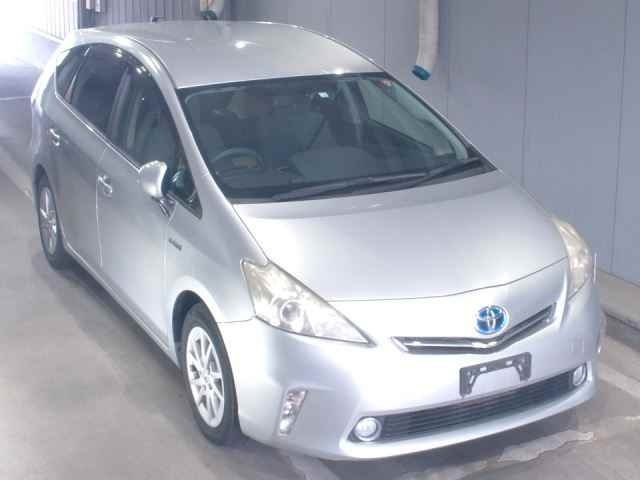 TOYOTA PRIUS ALPHA 2012