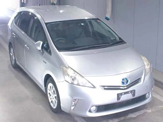 TOYOTA PRIUS ALPHA 2012