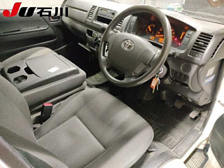 TOYOTA HIACE VAN 2017