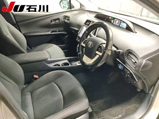 TOYOTA PRIUS 2016