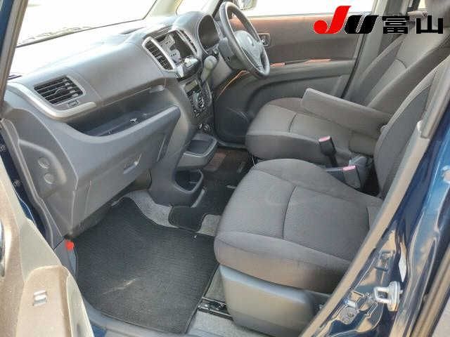 MITSUBISHI DELICA D2 2012