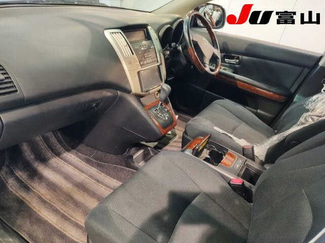 TOYOTA HARRIER 2010