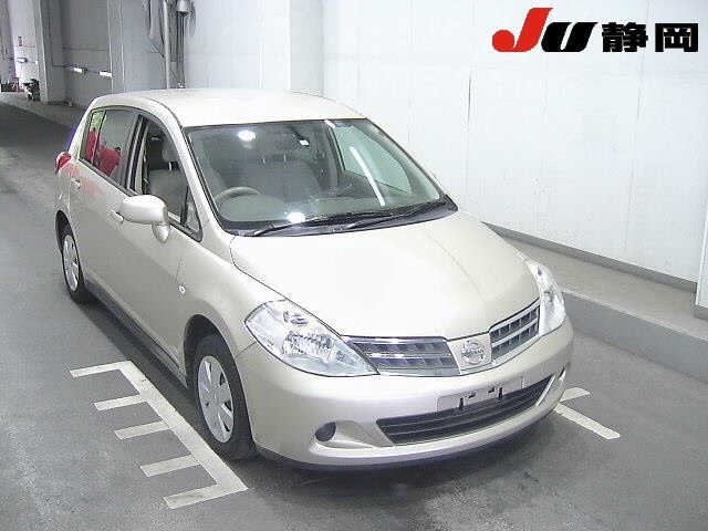 NISSAN TIIDA 2010