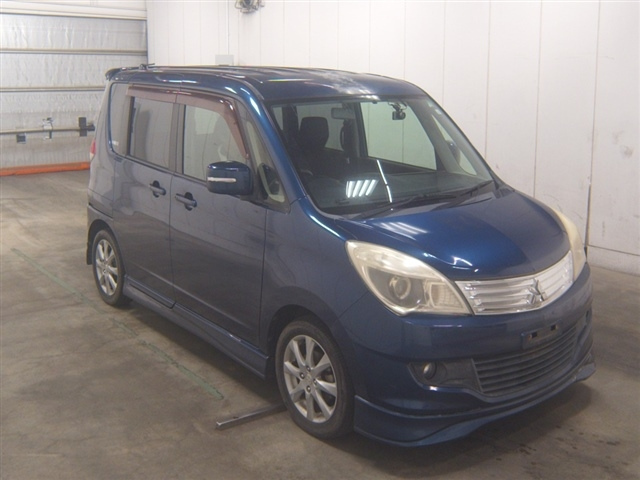 MITSUBISHI DELICA D2 2012