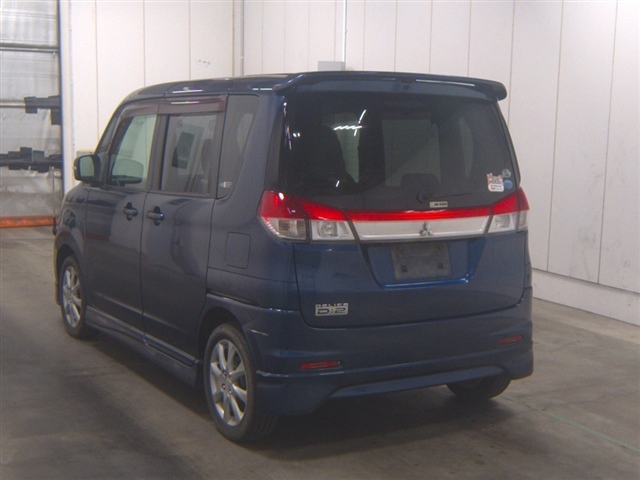 MITSUBISHI DELICA D2 2012
