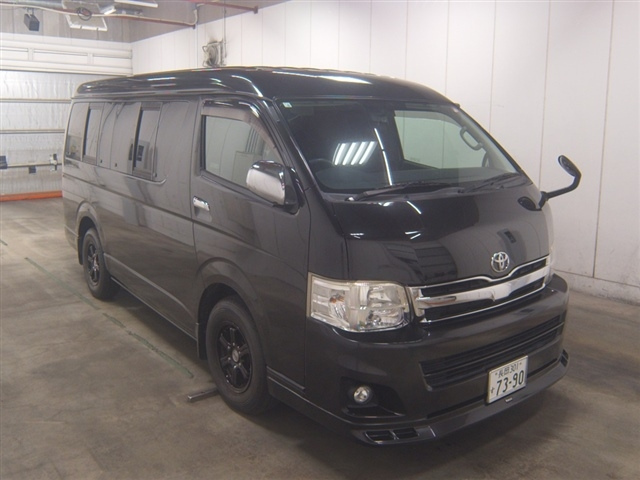 TOYOTA HIACE 2010
