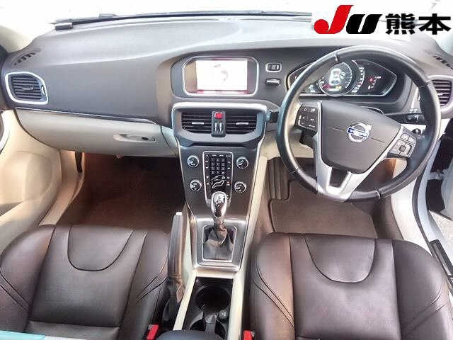 VOLVO V40 2014