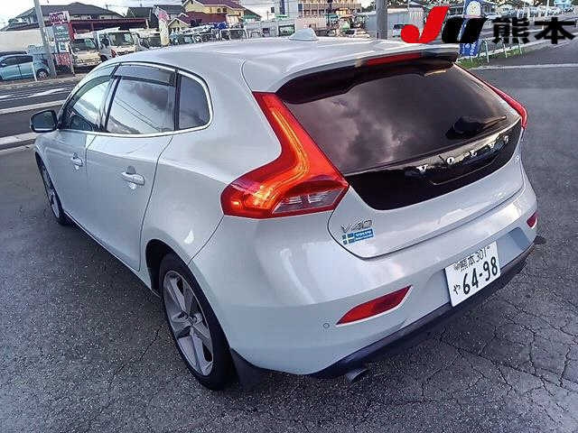 VOLVO V40 2014