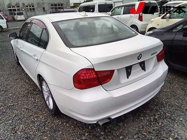 BMW 3 SERIES 2011