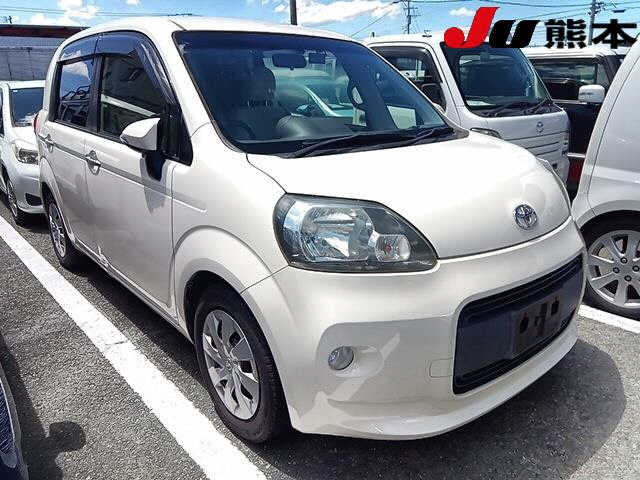 TOYOTA PORTE 2013