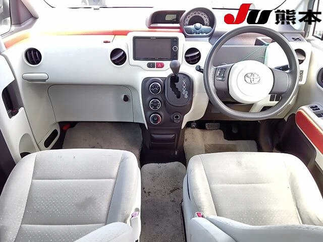 TOYOTA PORTE 2013
