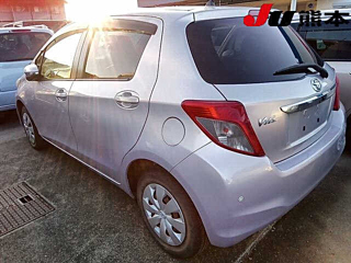 TOYOTA VITZ 2013