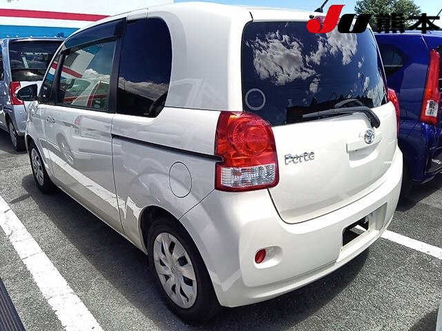 TOYOTA PORTE 2013
