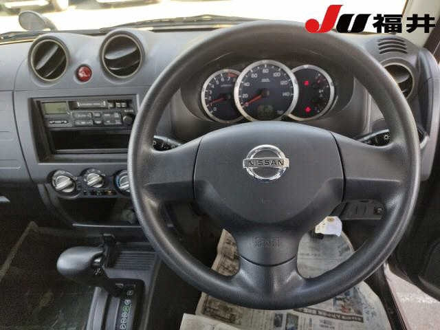 NISSAN KIX 2008