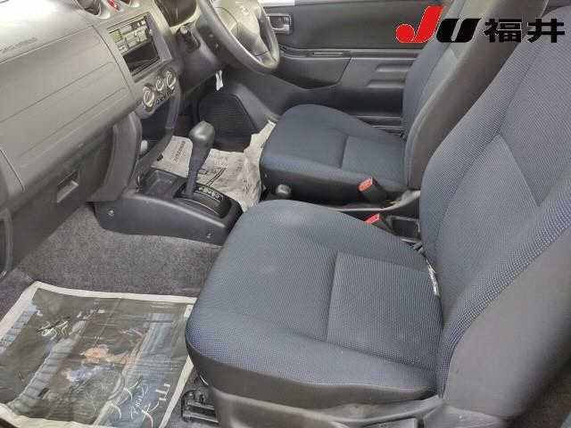 NISSAN KIX 2008