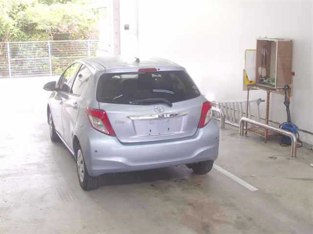 TOYOTA VITZ 2012