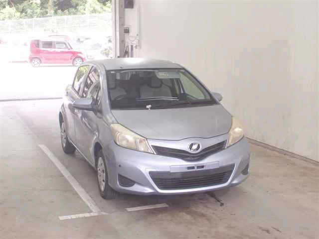 TOYOTA VITZ 2012