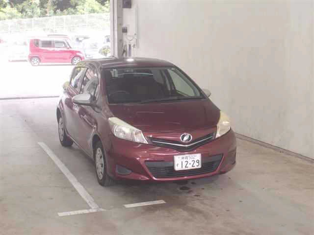 TOYOTA VITZ 2011