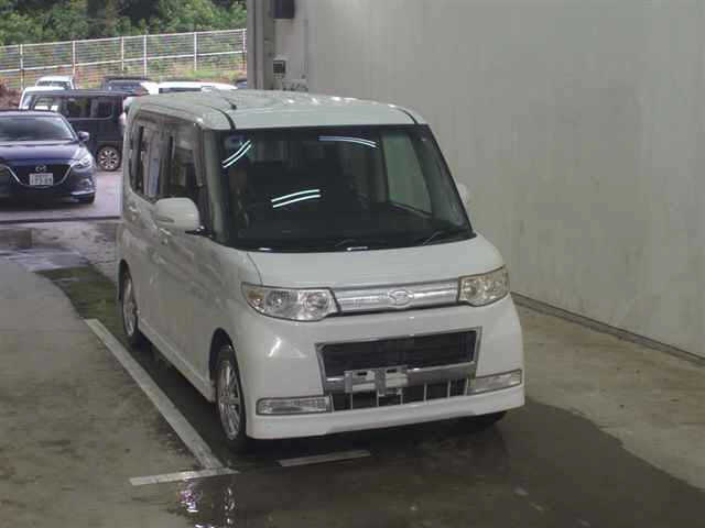 DAIHATSU TANTO 2010