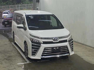 TOYOTA VOXY 2017