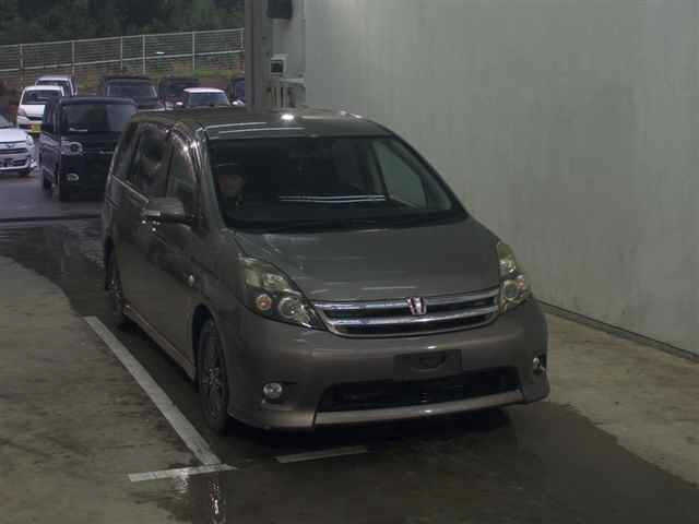 TOYOTA ISIS 2009
