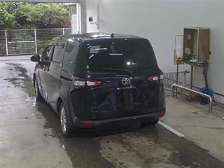 TOYOTA SIENTA 2017