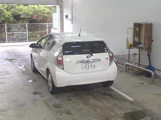 TOYOTA AQUA 2013