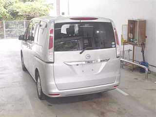 NISSAN SERENA 2011