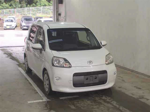 TOYOTA PORTE 2016
