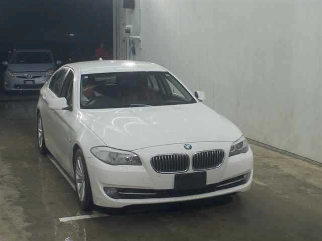 BMW 5 SERIES 2013