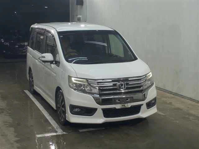 HONDA STEP WAGON 2013