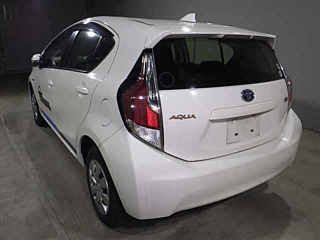 TOYOTA AQUA 2015