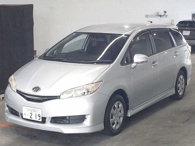 TOYOTA WISH 2015