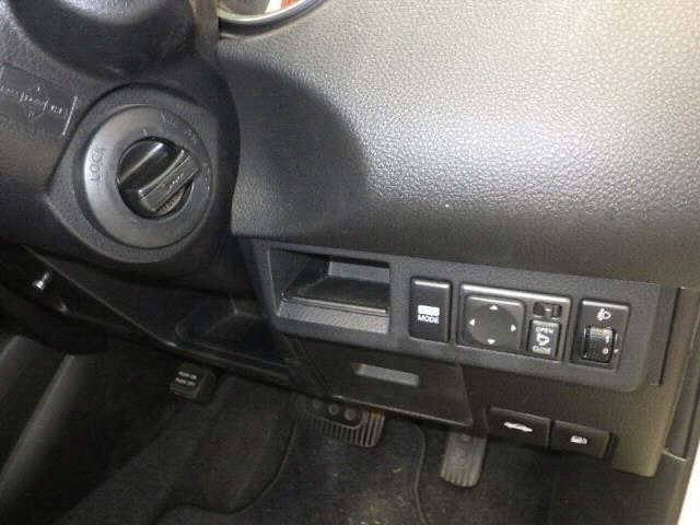 NISSAN TIIDA 2011