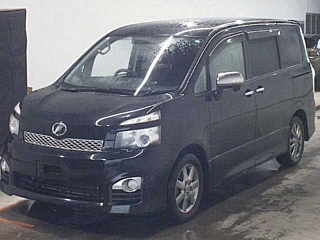 TOYOTA VOXY 2011