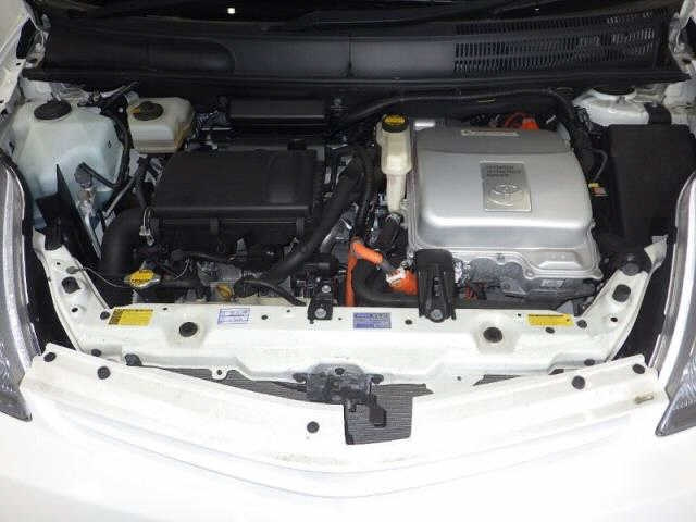 TOYOTA PRIUS 2012