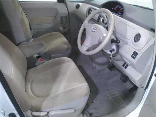 TOYOTA PORTE 2010