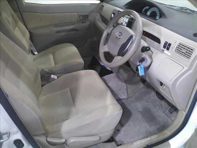 TOYOTA RAUM 2008