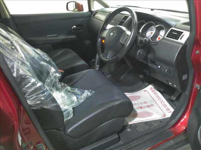 NISSAN TIIDA 2012