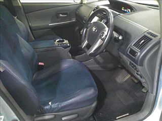 TOYOTA PRIUS ALPHA 2012
