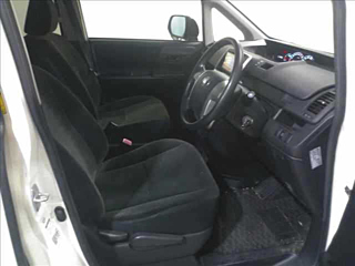 TOYOTA VOXY 2012